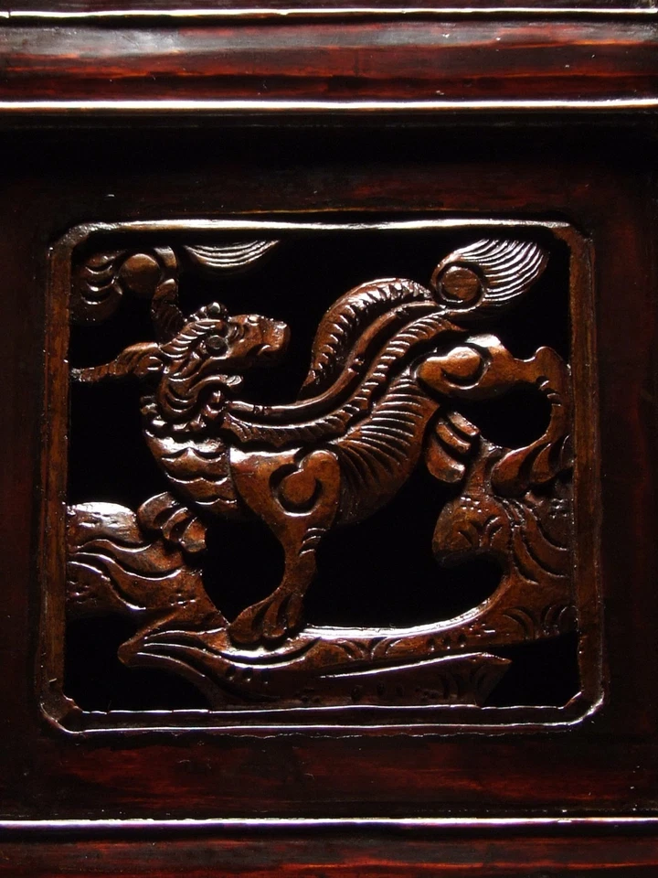 Perchero antiguo de dragón tallado con soporte de lavado del siglo XVII Foto 4 de 4