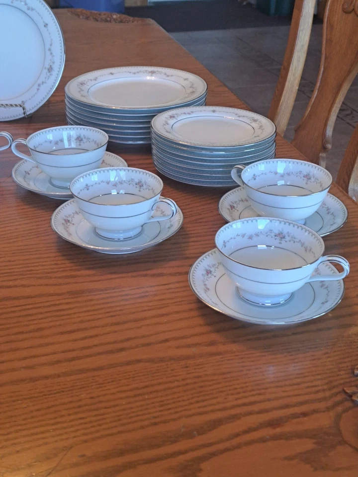 Noritake Fairmont padrão platina 6 peças configuração de lugar para 8 porcelanatos - Imagem 2 de 4