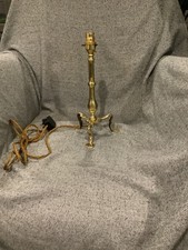 ANTIQUE ARTS AND CRAFTS BRASS PULLMAN TABLE LAMP