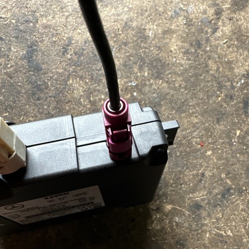 MERCEDES W212 E220 E-CLASS 2013 TELEMATIC CONROL MODULE A2429004101 - Picture 7 of 10