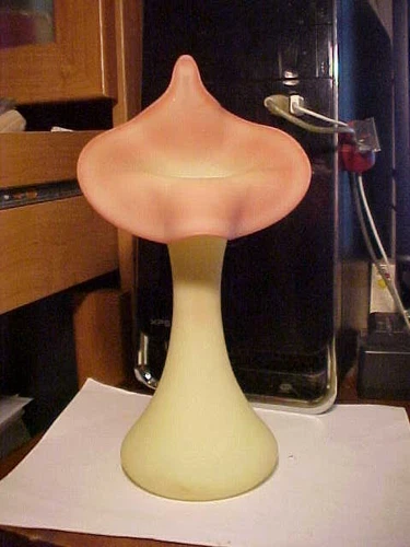 Vintage 11" Fenton Uranium Glow Burmese Art Glass Satin JACK IN THE PULPIT Vase