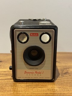 Vintage Camera: Kodak Brownie Model 1 : Made In England. Strap Broke. Untested