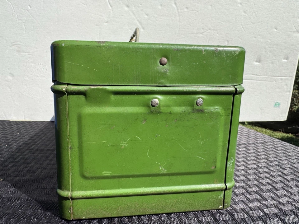 Caja de herramientas vintage de aparejos de pesca Climax Metal Products verde Art Deco cerradura y llave Foto 4 de 4