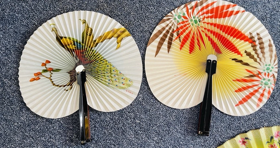 Lote de 5 ventiladores de mano de colección - 2 tamaños de cartera en el centro de la foto principal + 3 más Foto 4 de 4