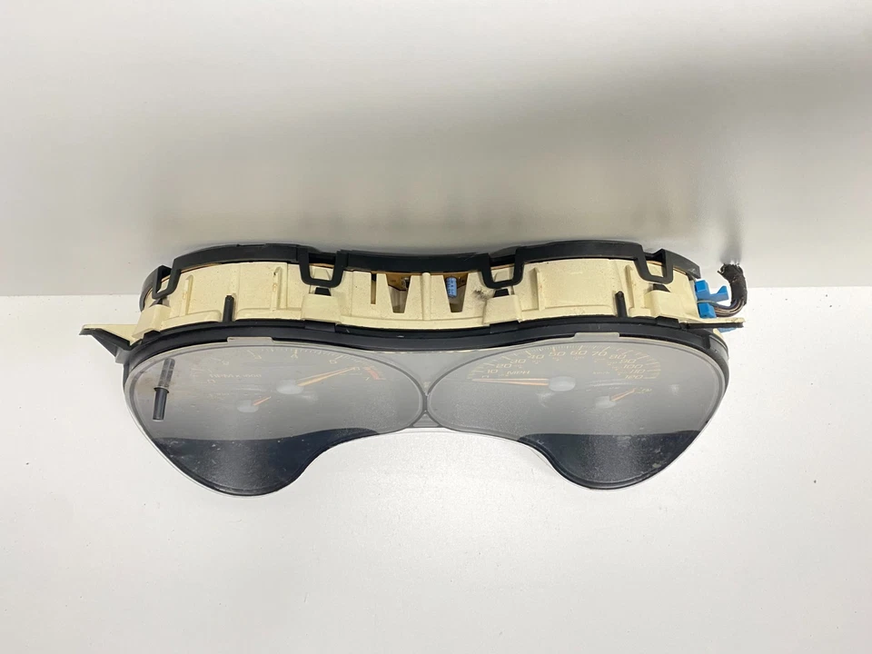 1999 PONTIAC GRAND AM INSTRUMENT SPEEDOMETER CLUSTER MILES 284120 OEM, 09360312 - Image 2 of 4