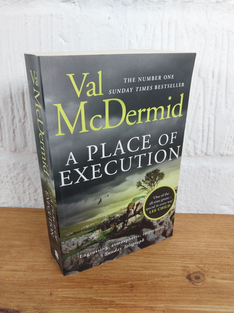 A Place of Execution — Val McDermid Paperback