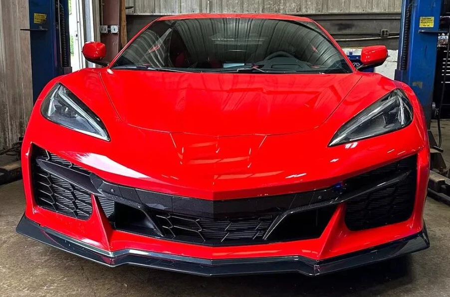 Alerón divisor de labios parachoques delantero de carbono real para Chevrolet Corvette C8 Z06 20UP Foto 2 de 4