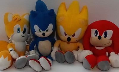 Lot of Sonic the Hedgehog, Tails, Knuckles, Super Sonic Plush - Sega Video Game