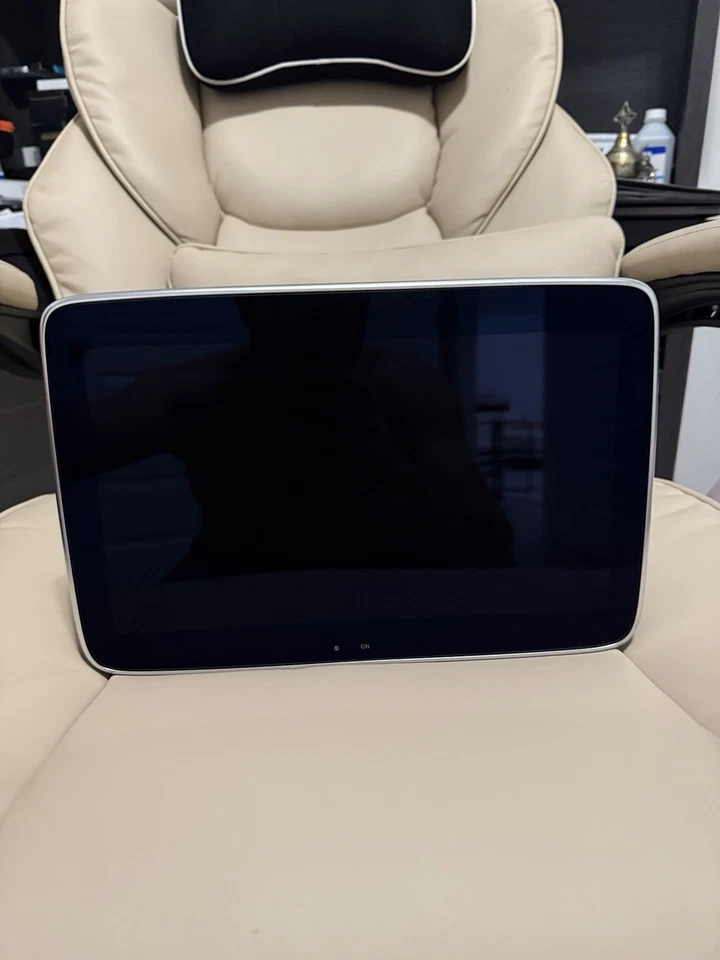 Entretenimiento de asiento trasero para monitor reposacabezas Android Maybach GLS 600 4MATIC 2023 Foto 2 de 4