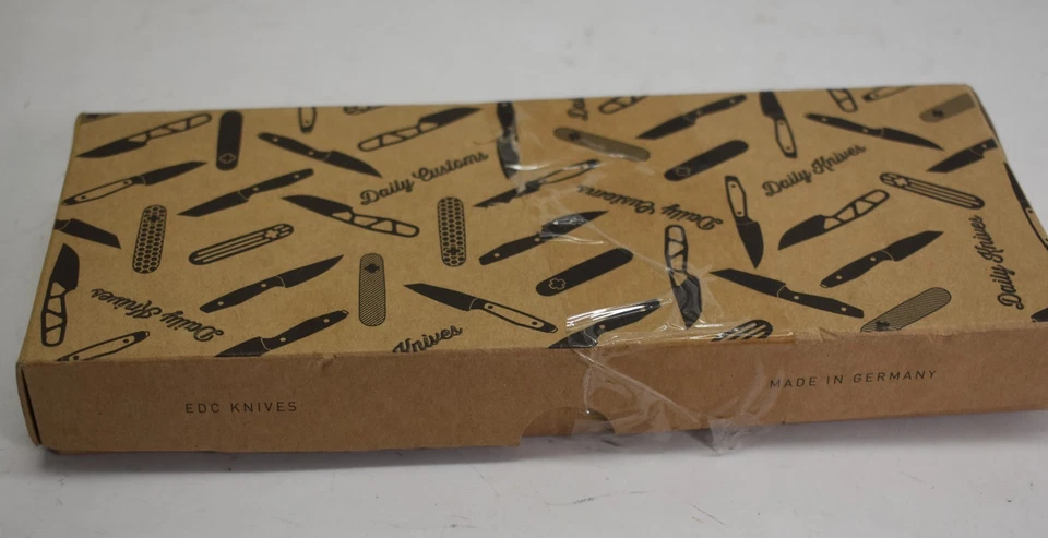 Daily Custom NKD Boker Daily AK4 hoja fija sólido negro verde 3V punto de caída Foto 3 de 4