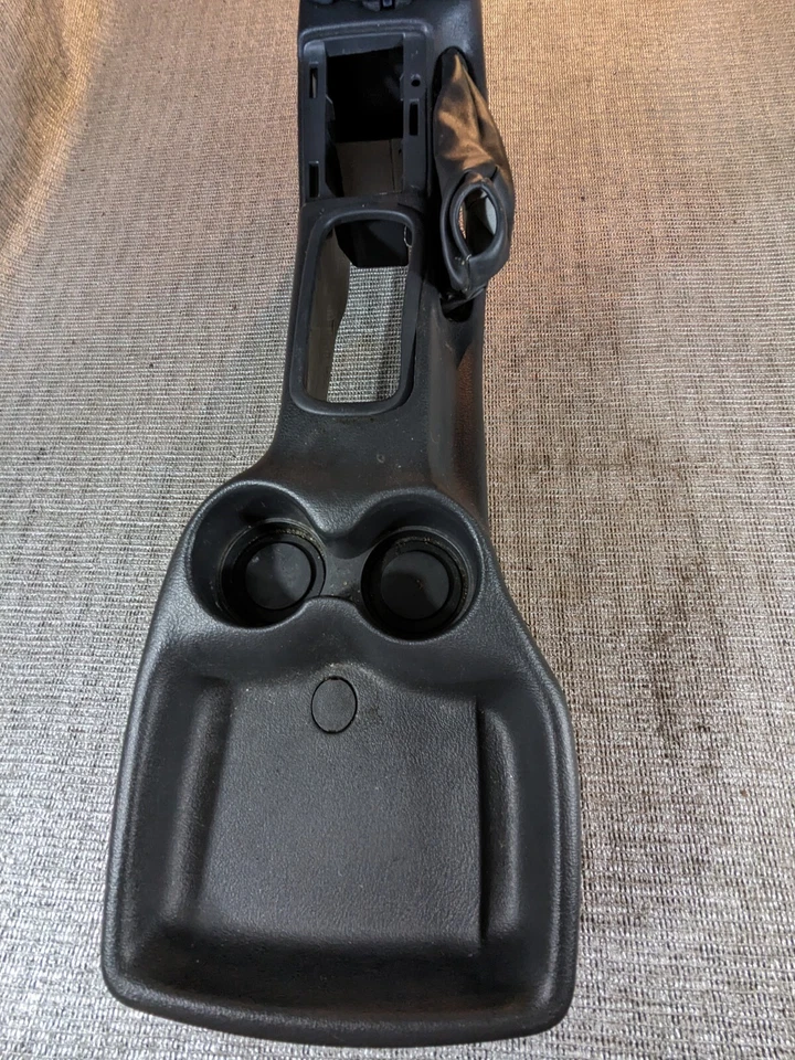 Автоматическая центральная напольная консоль Chevrolet Cavalier 2001 - Изображение 3 из 4