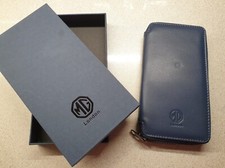 MG Travel Wallet und MG 100 Schlüsselanhänger