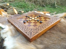 HNEFATAFL / TAWBWRDD / FIDCHELL 7 X 7 SCHEDA DA GIOCO IN ROVERE INTAGLIATO E PEZZI