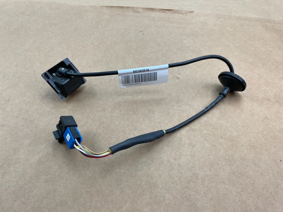 Nueva cámara de asistencia de estacionamiento trasera OEM para Chevy Sonic 2014-2020 Foto 3 de 4