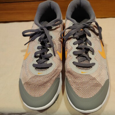 NIKE Women Sz. 8 1/2 US RN 4 749177-001 Grey/Peach Sneakers Shoes