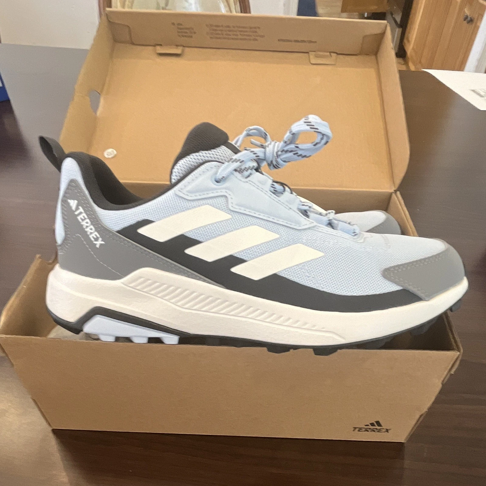 adidas Terrex Anylander us9 Women’s Low Top Lace-Up Mesh Hiking Sneakers JR6606