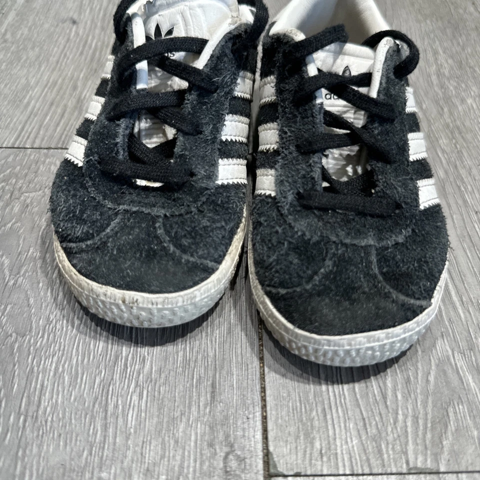 adidas Gazelle Infant Black w/ White Sneakers BB2513 Size 8k Shoes - Image 3 of 4