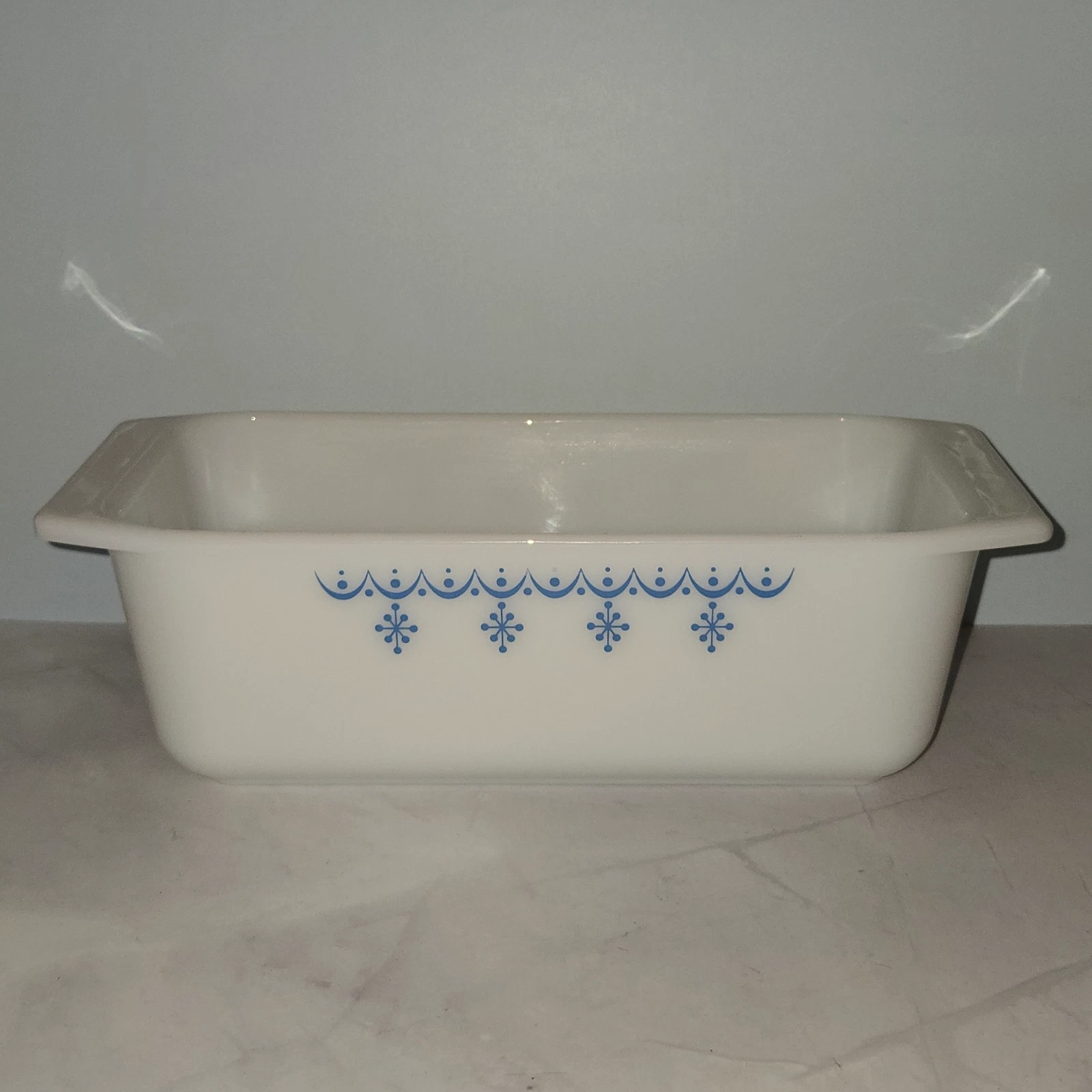 Vtg PYREX #913 Snowflake Garland Loaf/Bread Pan Baking Dish White Blue