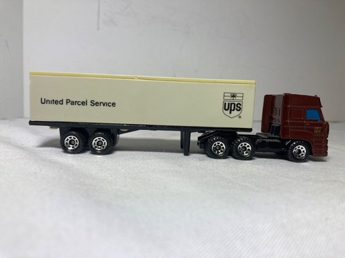 1987 Matchbox DAF3300 Space Cab UPS Tractor Trailer 1:86 Scale - Picture 3 of 14