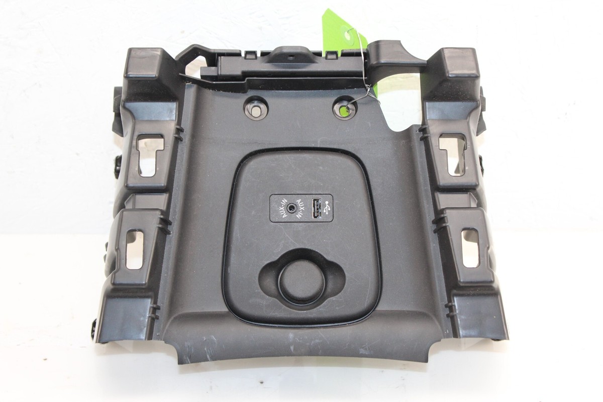 2014-2020 Mini Cooper S F55 Center Panel USB AUX Port Assembly