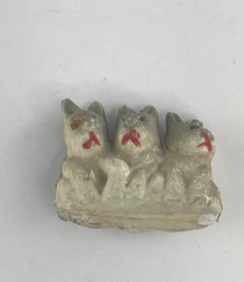 Vintage Ceramic Small Figurine - Three Connected Dogs (Scottie, Huskies?) 1x1.5''