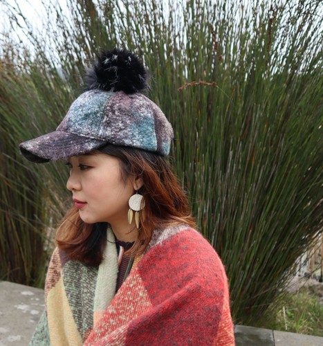 Baseball Hat Women Ombre Black Pom Pom 