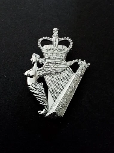 Royal irish sales regiment cap badge