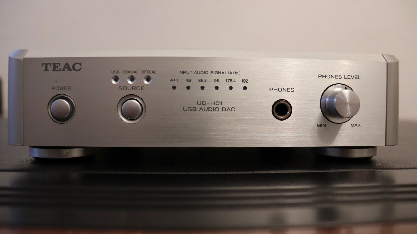 TEAC UD-H01 USB Audio DAC - Headphone Amplifier 230V XLR