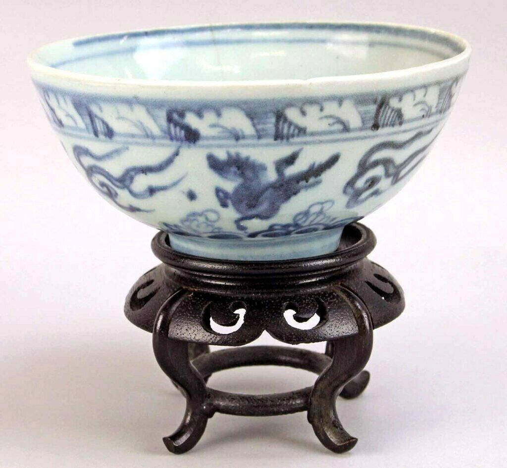 A Award Rare Antique Chinese Blue and Ming Dynasty Bowl period outlet Xuande White