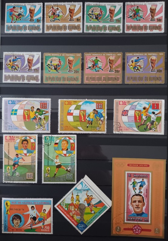 FOOTBALL. SOCCER. 1974-GERMANY. FIFA WORLD CHAMPIONSHIP. 53 STAM. LOT IN GERMANY