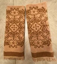 2 Vintage Fieldcrest Bath Towels Tan Gold Medallion Fringe Retro Mid Century USA