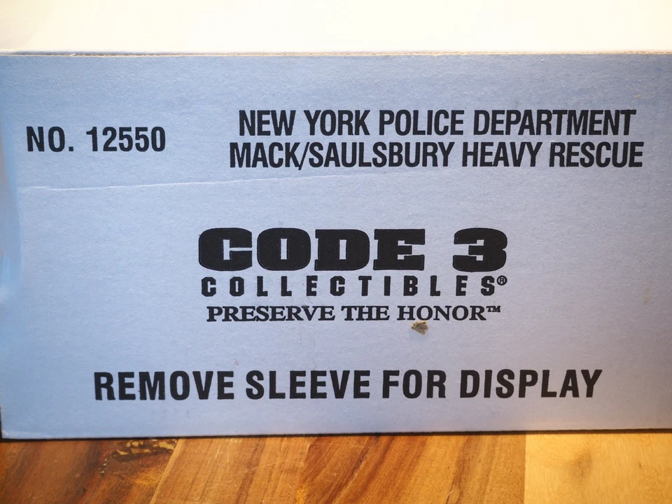 Code 3 NYPD 1:64 Limited Edt. Mack Saulsbury Heavy Rescue - Bild 2 von 4