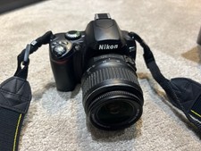 Nikon D D40 DSLR Camera with 18-55mm Lens incl. Charger, Strap, Battery, WORKING