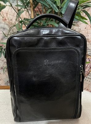 Unisex Rucksack aus gegerbtem Echtleder Farbe schwarz mit Außentaschen
