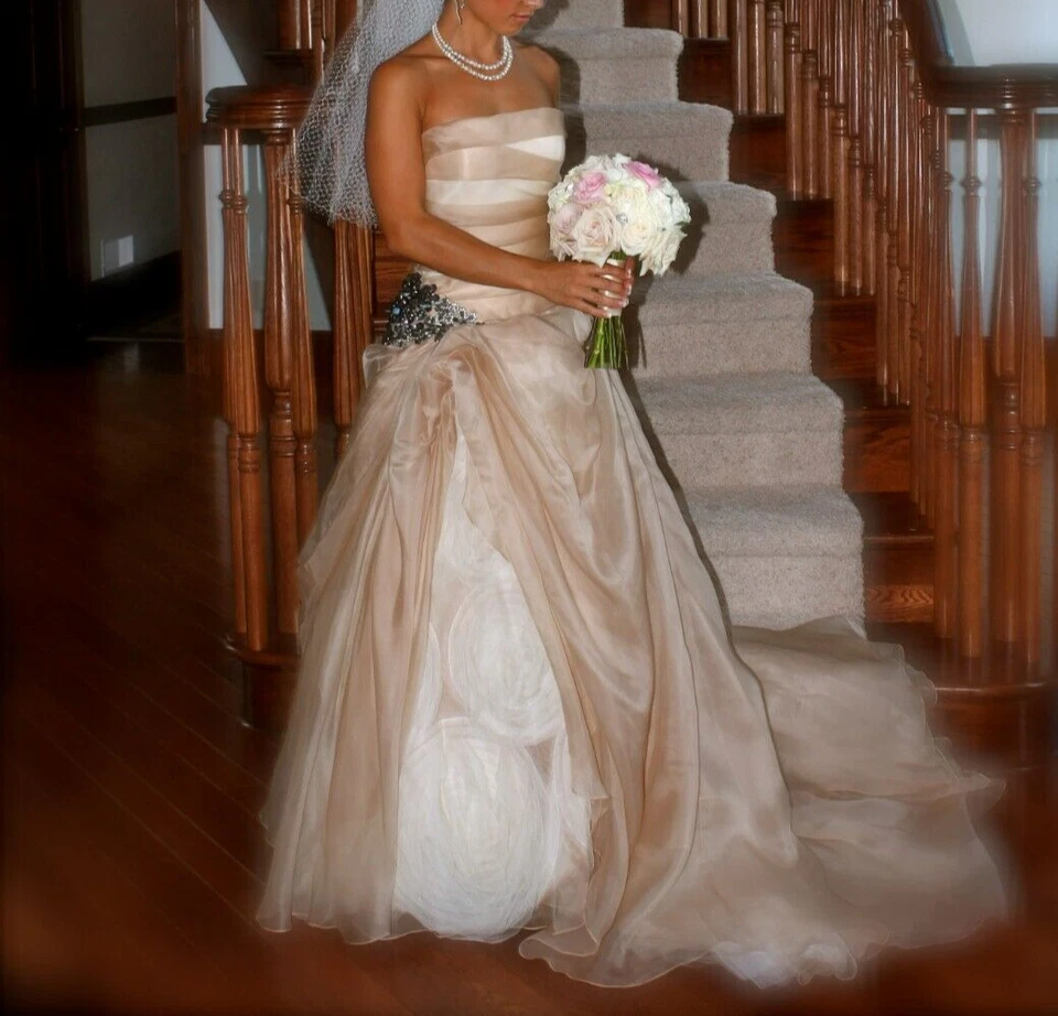 Vestido de novia Swarovski Elements Vera Wang talla 4 Petite Impresionante Foto 4 de 4