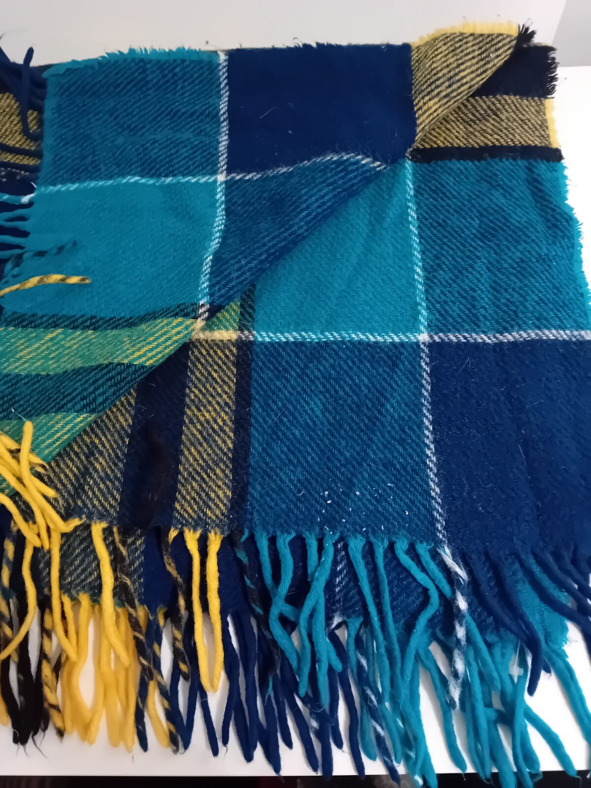 Check Picnic Blanket 66x54 Inch Tassells Campervan Caravan Retro Style