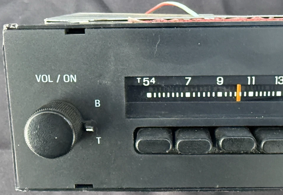 Ford Escort 1985 86 Exp Mercury Lynx pulsador radio AM E67F-18806-AA SIN PROBAR Foto 2 de 4