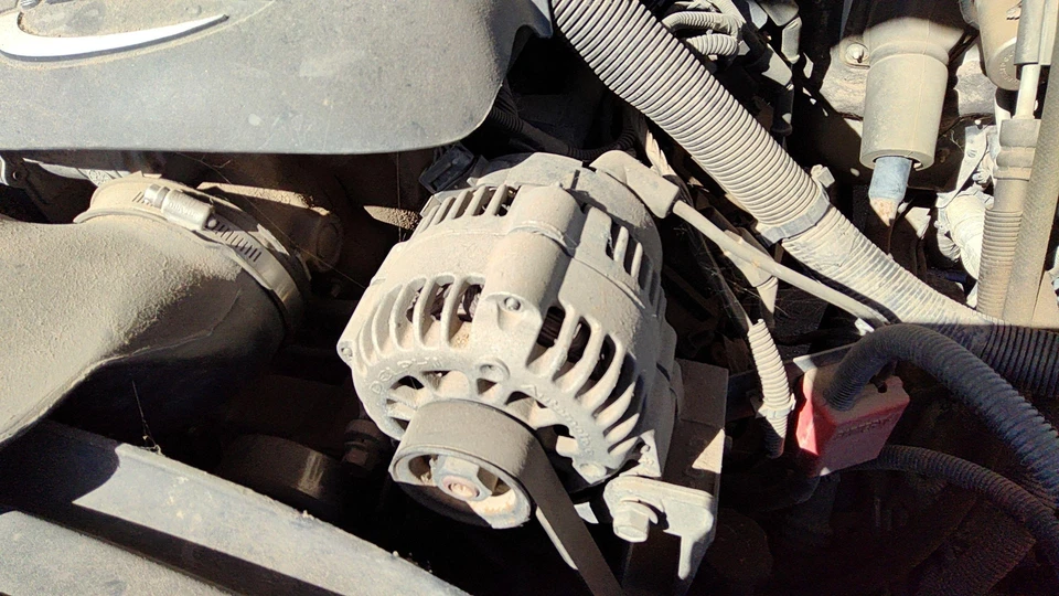 Alternador Sierra 1500 HD 2002 2003 2004 2005 6,0 L 19151898 Foto 2 de 4