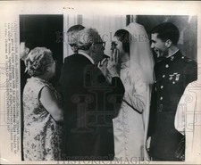 1967 Press Photo Senator Everett Dirksen Greets Lynda Johnson Robb at Reception