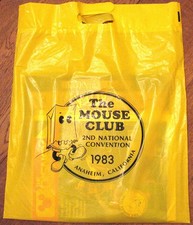 MOUSE CLUB. 1983. 2nd DISNEYANA Collectors Convention. GIFT Bag.Pinback, KIMBALL