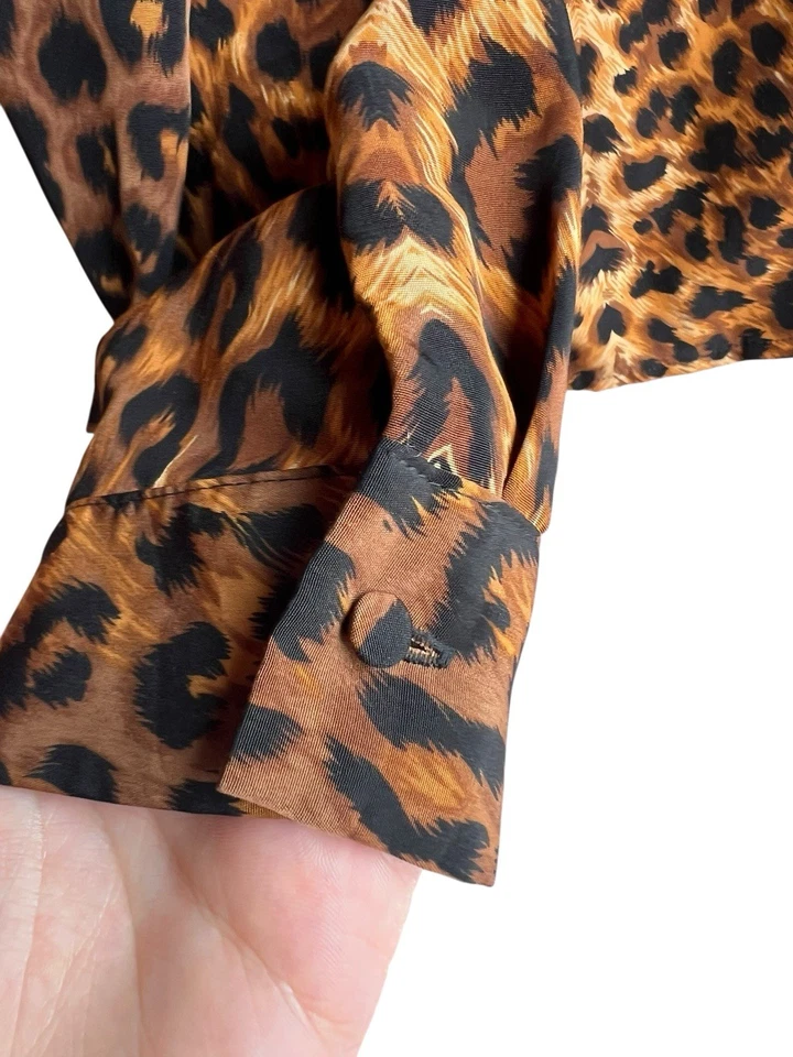 Blusa vintage para mujer talla 1X manga larga secretaria satinado animal estampado Foto 2 de 4