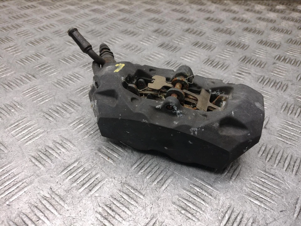 BMW R1200 2016 BMW R1200 RT kit de pinzas de freno delanteras Foto 3 de 4