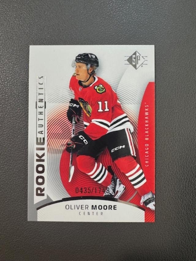 2025-26 SP Rookie Authentics Oliver Moore 0435/1749 Blackhawks