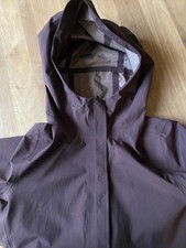 lululemon fishtail  raincoat/ jacket  waterproof mac size UK 8