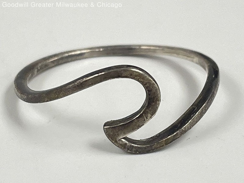 925 Sterling Silver Wave Band Ring 1.1g