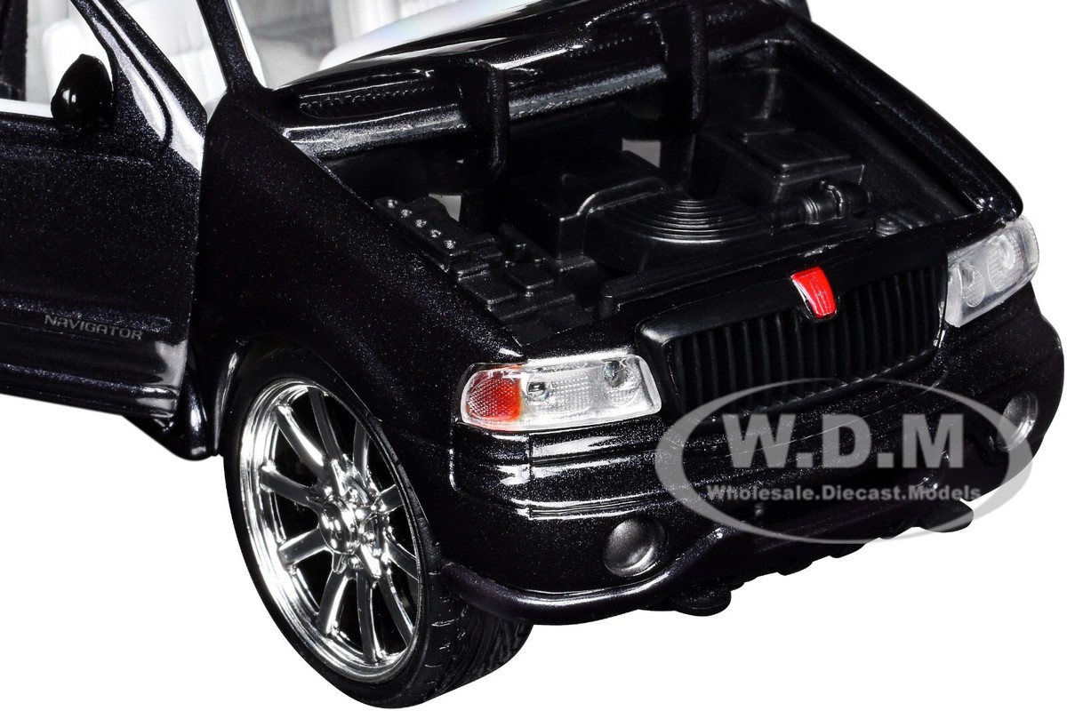 ミニカー JADA TOYS 1/24 LINCOLN NAVIGATOR BLACK Jada Toy Dub City Kustoms 1:24 Scale 2003 Lincoln Navigator