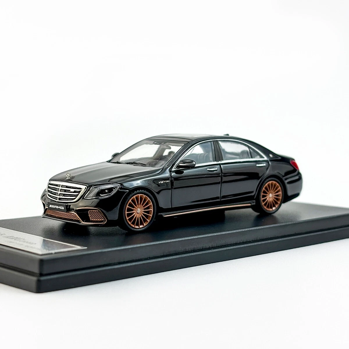 1/18　Mercedes メルセデスベンツ AMG S65 前期　カスタム Amazon.co.jp: 1/18 メルセデスベンツ AMG S65前期 カスタム