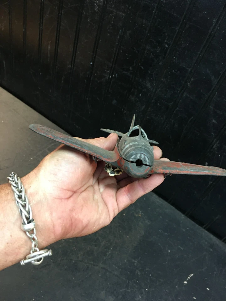 Vintage Hubley Kiddie Toy Single Prop Fighter Plane US Army Silver & Red - AS IS - Image 3 of 4