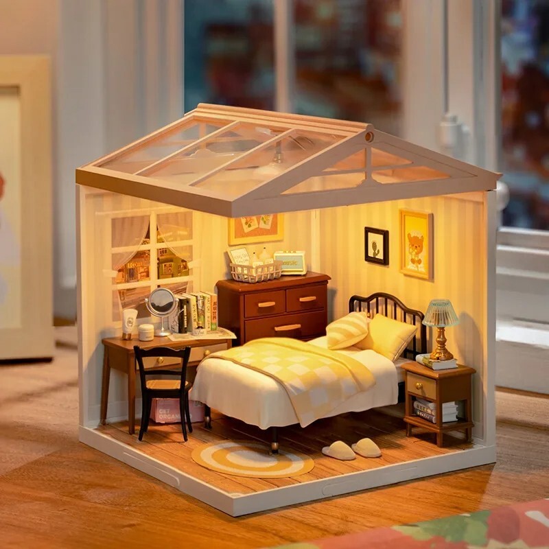 Rolife Super Creator Sweet Dream Bedroom Plastic DIY 1:24 LED Dollhouse XmasGift