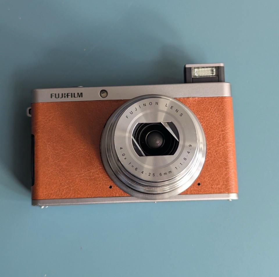 Fujifilm XF1 Black 12.0MP Compact Digital Camera “For Parts Or Repair